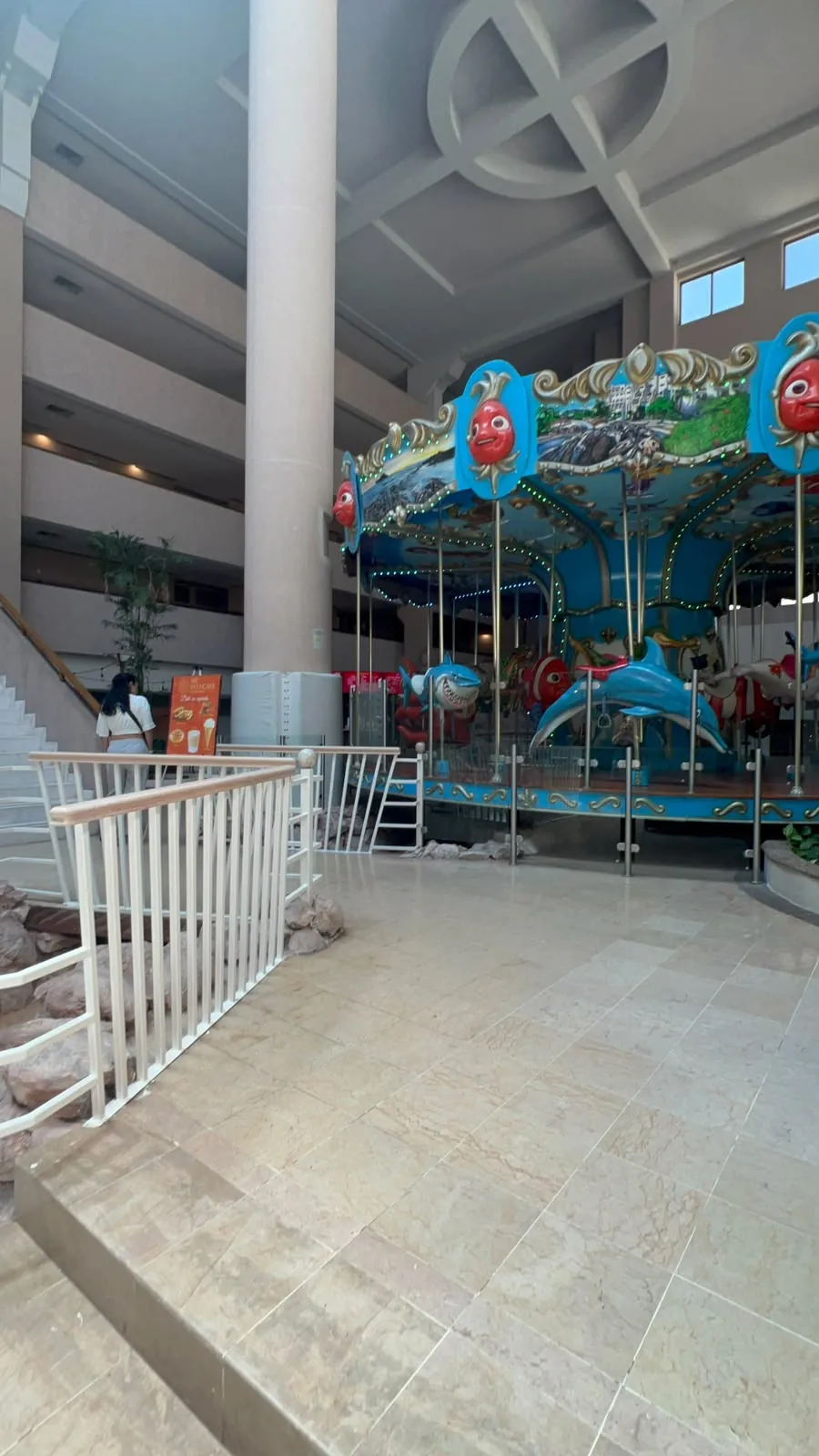 El carrusel del lobby del Hotel San Carlos Plaza